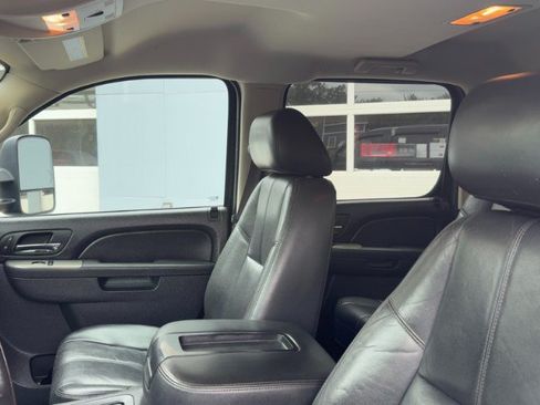 Used 2014 Chevrolet Silverado 2500 LTZ w/ Snow Plow Prep Package AWD/4WD image 10