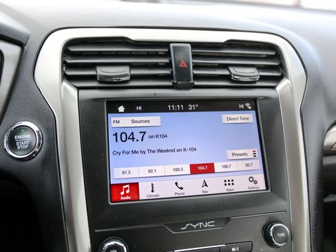 Certified 2019 Ford Fusion SE w/ Equipment Group 151A image 22