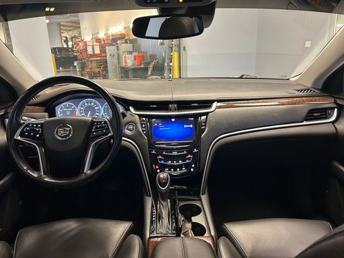 Used 2013 Cadillac XTS Premium image 9