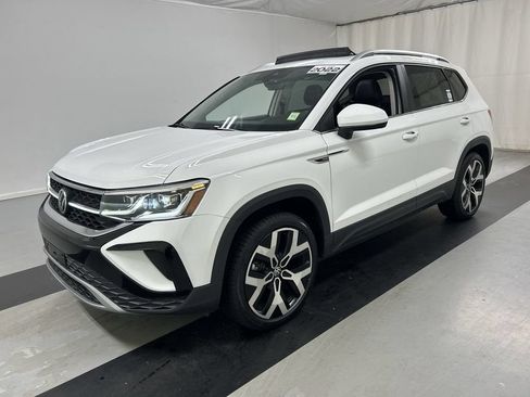 Certified 2022 Volkswagen Taos SEL AWD/4WD image 5