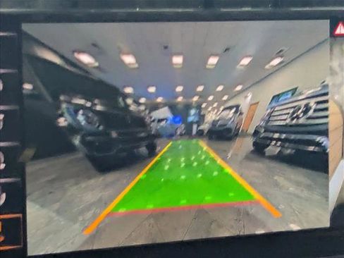 Used 2023 Bentley Bentayga image 14