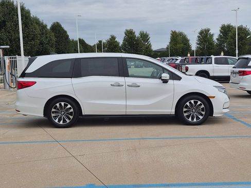 Used 2024 Honda Odyssey EX-L image 5