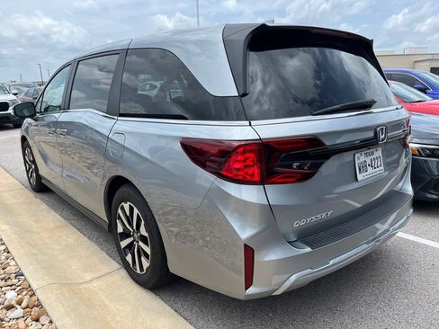 Used 2025 Honda Odyssey EX-L image 4