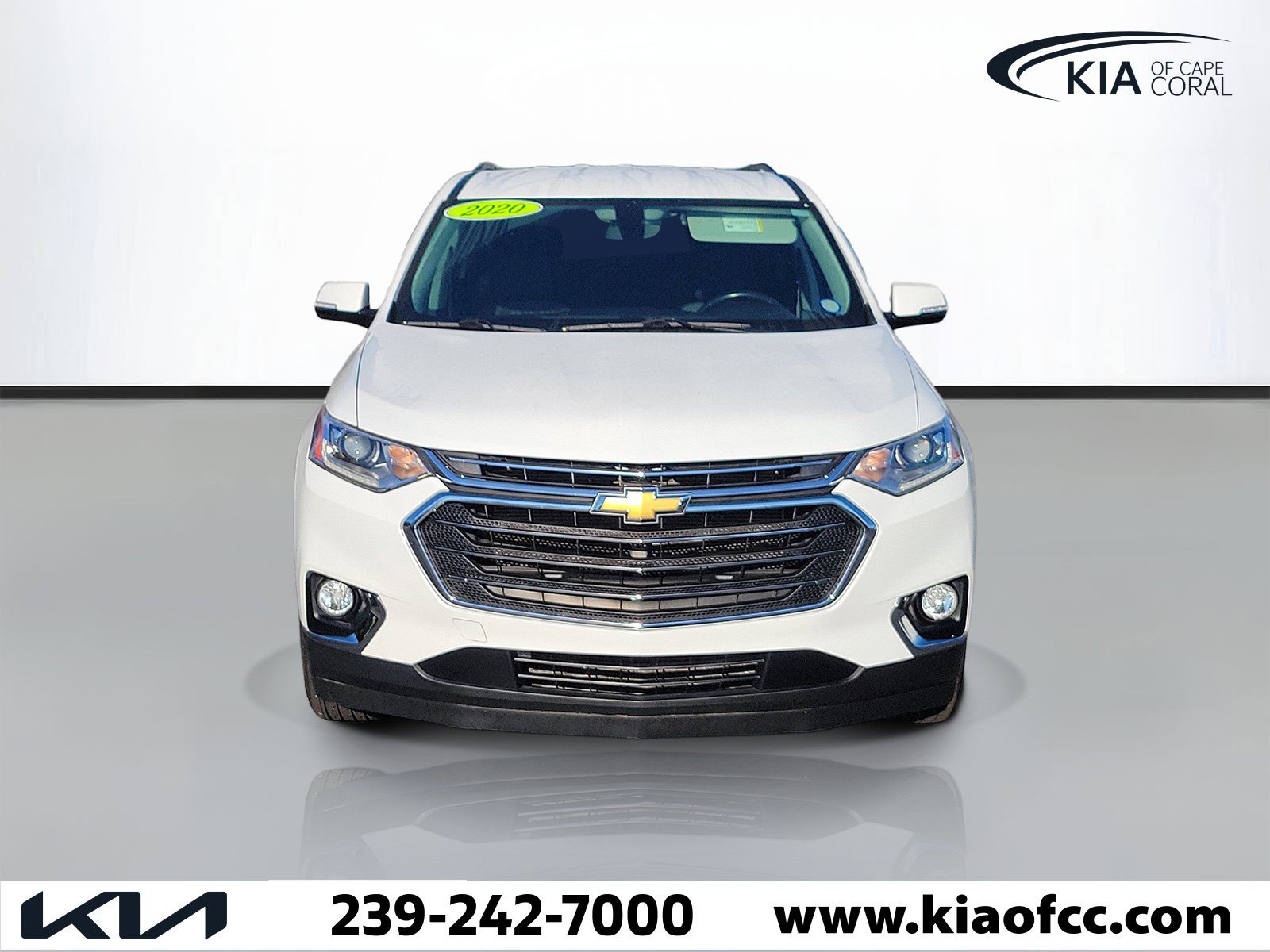 Used 2020 Chevrolet Traverse LT FWD image 2