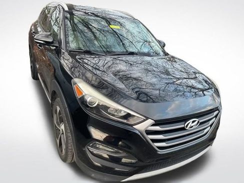 Used 2017 Hyundai Tucson Sport image 3
