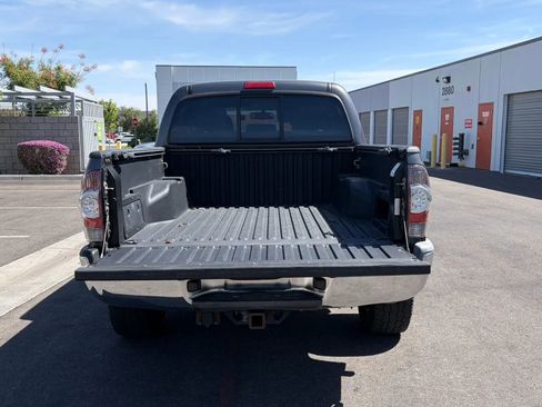 Used 2013 Toyota Tacoma PreRunner w/ SR5 Pkg RWD image 4