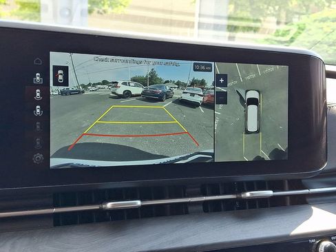 Used 2024 Kia Carnival SX FWD image 4