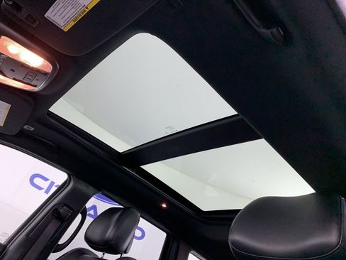 Used 2017 Jeep Grand Cherokee Limited w/ Luxury Group II image 30