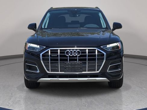 Used 2023 Audi Q5 2.0T Premium w/ Convenience Package AWD/4WD image 3