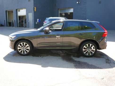 Certified 2025 Volvo XC60 B5 Plus AWD/4WD image 4