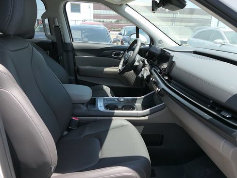 New 2026 Kia Carnival LXS FWD image 21