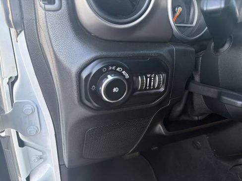 Used 2018 Jeep Wrangler Sport AWD/4WD image 11