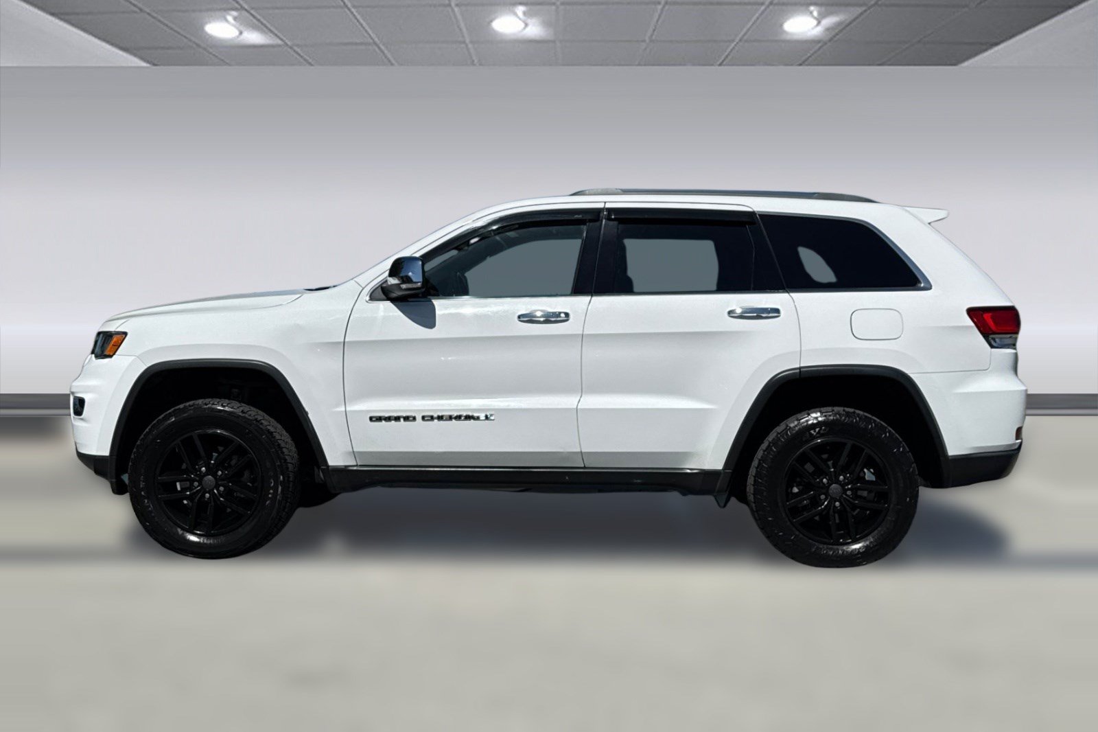 Used 2020 Jeep Grand Cherokee Limited w/ Luxury Group II AWD/4WD image 2