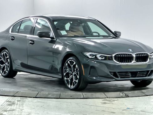 Used 2026 BMW 330i xDrive Sedan w/ Premium Package AWD/4WD image 9