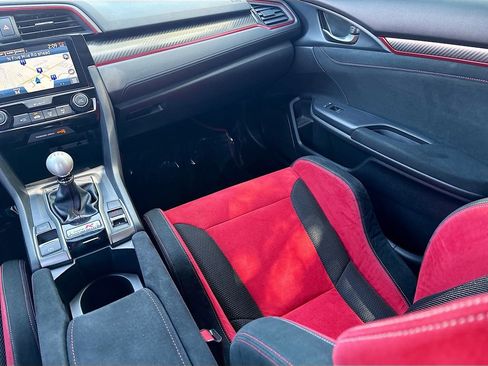 Used 2018 Honda Civic Type R image 22