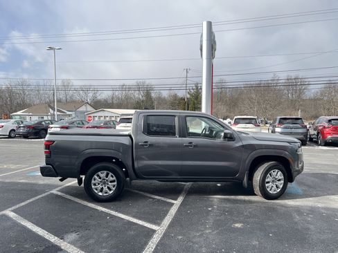 Used 2023 Nissan Frontier SV w/ Technology Package image 11