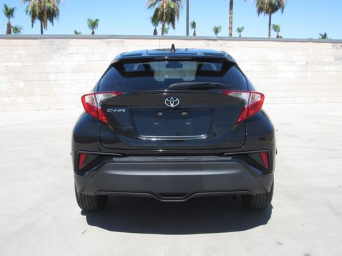 Used 2021 Toyota C-HR LE FWD image 7