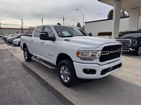 Used 2024 RAM 2500 Big Horn w/ Sport Appearance Package image 7