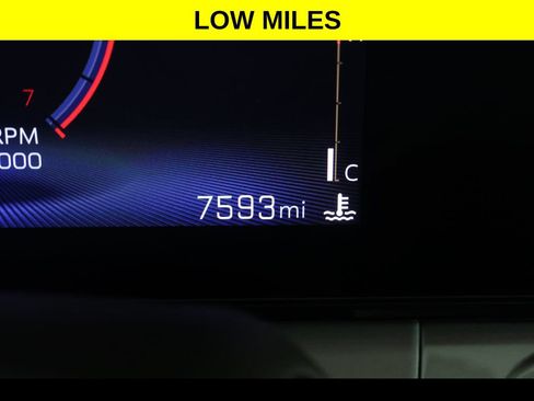 Used 2025 Chevrolet Trax LT w/ Driver Confidence Package FWD image 4