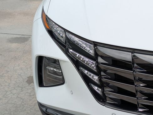 Certified 2023 Hyundai Tucson Limited AWD/4WD image 7
