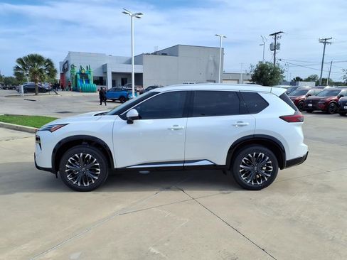 New 2026 Nissan Rogue Platinum AWD/4WD image 2
