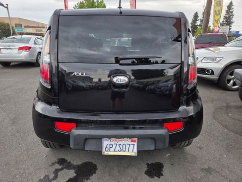 Used 2011 Kia Soul + FWD image 3