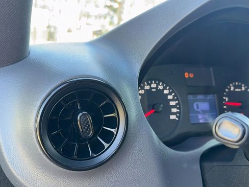 Used 2019 Mercedes-Benz Sprinter 144 image 19