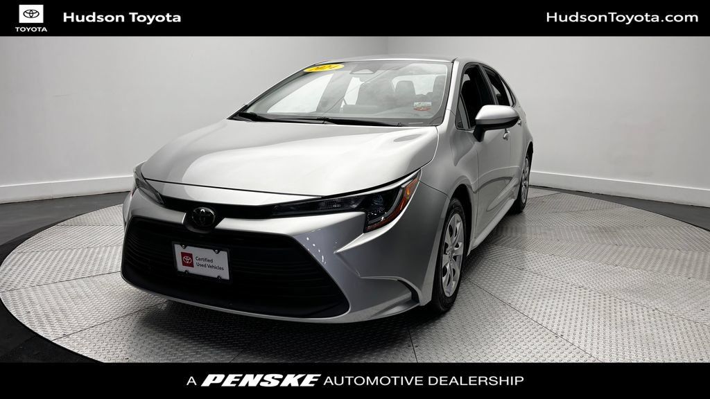Used 2024 Toyota Corolla LE FWD image 1
