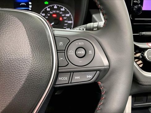 Used 2024 Toyota Corolla Cross AWD Hybrid w/ Moonroof Package image 19
