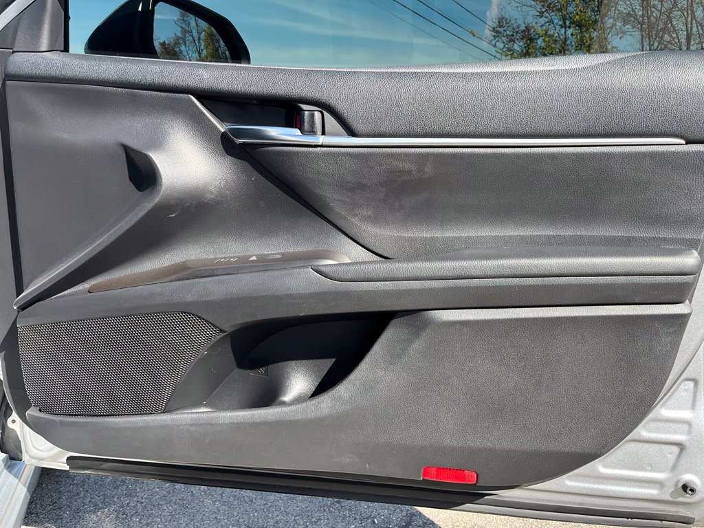 Used 2022 Toyota Camry SE FWD image 33