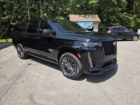 Used 2023 Cadillac Escalade ESV V AWD/4WD image 8