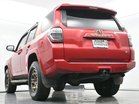 Used 2023 Toyota 4Runner 40th Anniversary SE AWD/4WD image 48