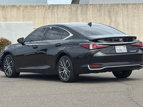 Used 2025 Lexus ES 300h w/ Premium Package FWD image 7