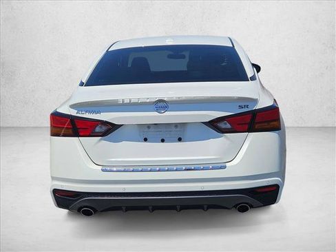 Used 2021 Nissan Altima 2.5 SR w/ SR Premium Package FWD image 6