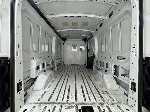 Used 2020 Ford Transit 250 Medium Roof RWD image 19
