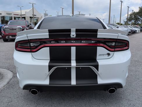 Used 2018 Dodge Charger SRT Hellcat w/ Harman/Kardon Audio Group RWD image 6