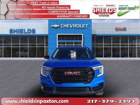 Used 2024 GMC Terrain SLE w/ Driver Convenience Package image 2