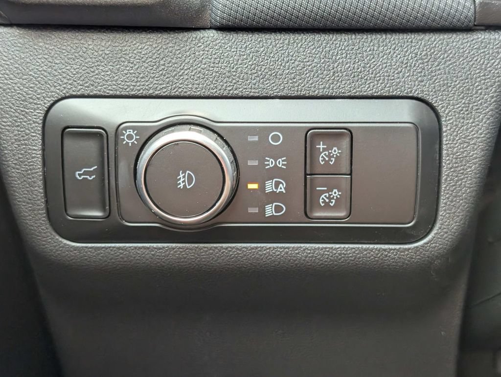 Used 2025 Nissan Kicks S FWD image 56