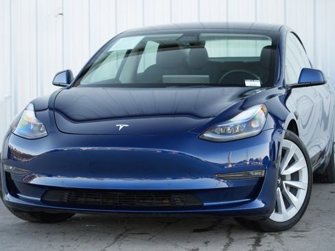 Used 2022 Tesla Model 3 Long Range image 3