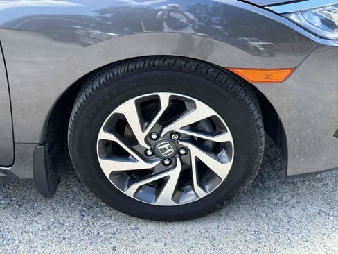 Used 2018 Honda Civic EX image 6