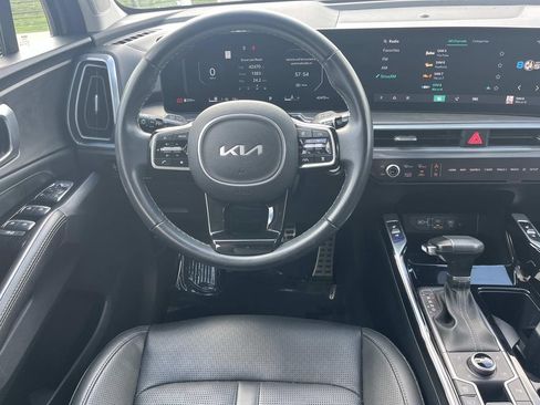 Used 2024 Kia Sorento SX AWD/4WD image 13