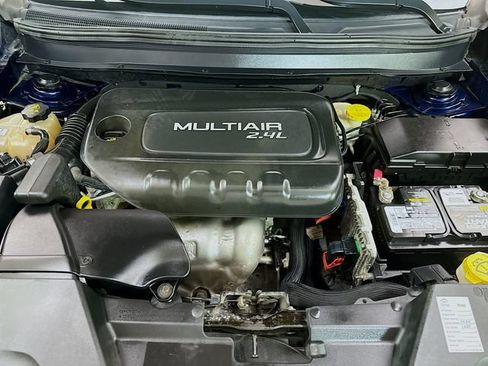 Used 2015 Jeep Cherokee Sport FWD image 28