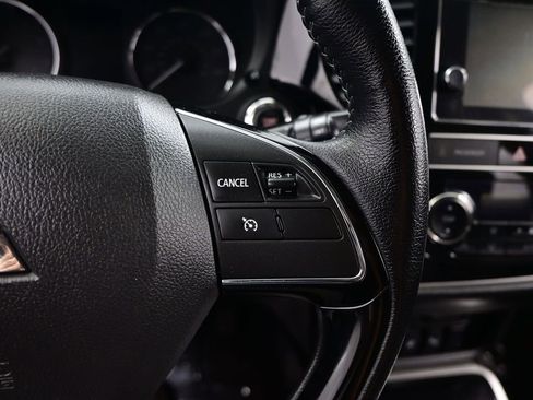 Used 2019 Mitsubishi Outlander SEL image 17