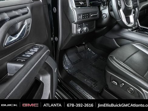 Used 2024 GMC Yukon XL Denali image 9
