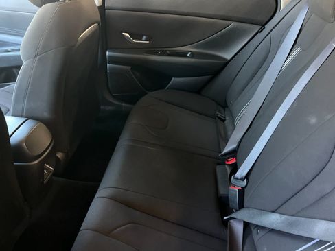 Used 2024 Hyundai Elantra SEL FWD image 5