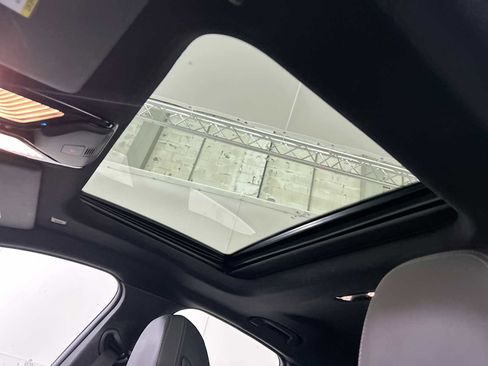 Used 2023 BMW i4 eDrive40 image 16