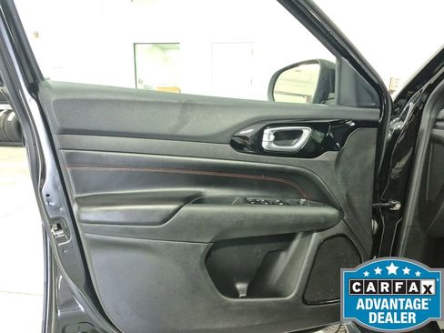 Used 2024 Jeep Compass Trailhawk AWD/4WD image 16