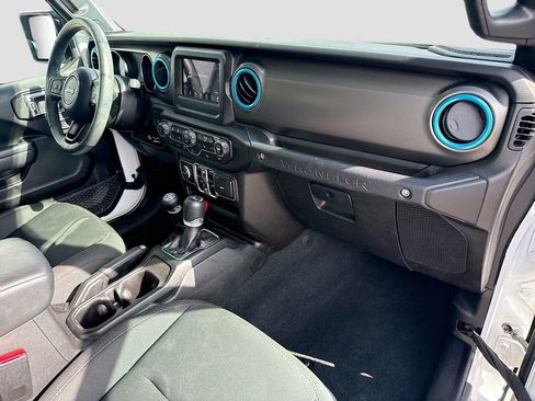 Used 2023 Jeep Wrangler Unlimited w/ Cold Weather Group AWD/4WD image 34