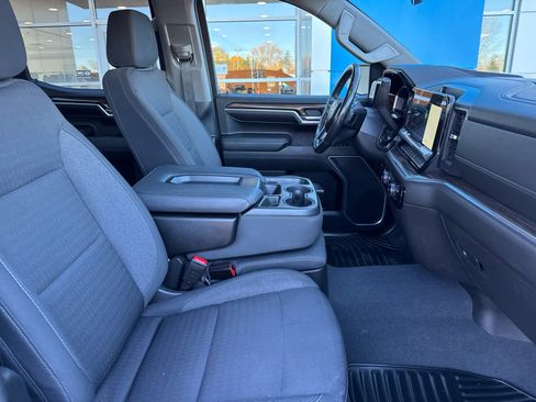 Used 2022 Chevrolet Silverado 1500 LT image 4