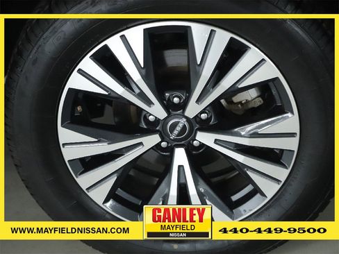 Used 2023 Nissan Rogue SV image 37